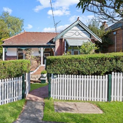 The  $245,000 reason Australians are holding onto their homes for longer than ever before