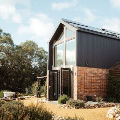 How this DIY-builder built 'Nook on the Hill' in Victoria's Grampians National Park
