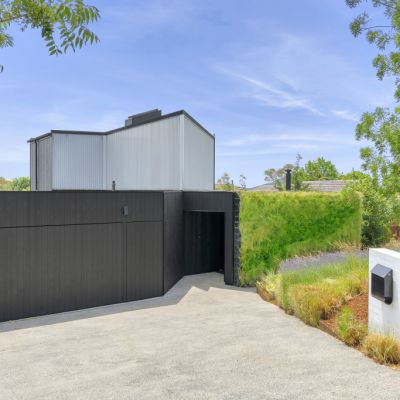 Former Master Builders ACT House of the Year winner hits the market in Deakin
