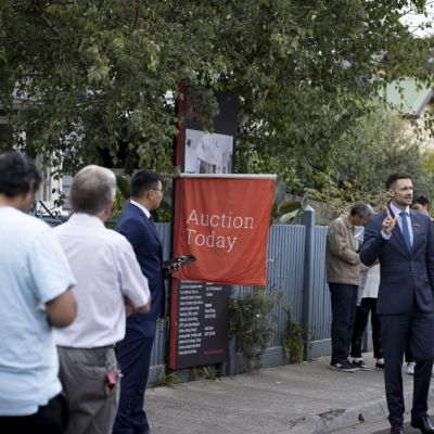 How much does it cost to sell a house?