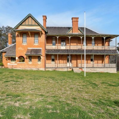 Famously 'haunted' Old York Hospital in Western Australia has a new owner