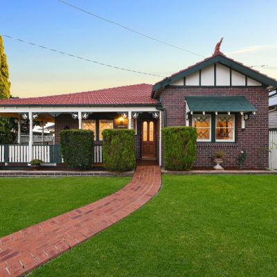 A historical 1920s home dedicated to Australian history hits the market