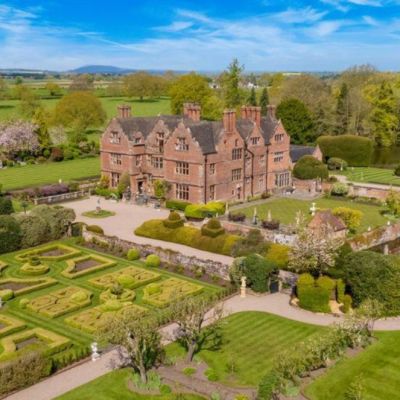 This mansion has a magic trick room that transforms