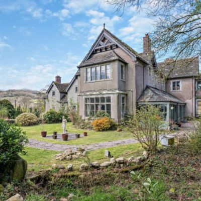 Mansion is 'haunted by a female ghost' who only appears to single men