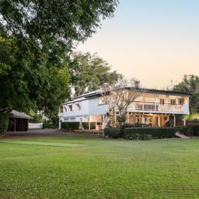 Aussie cricket icon's former home bowls off the market