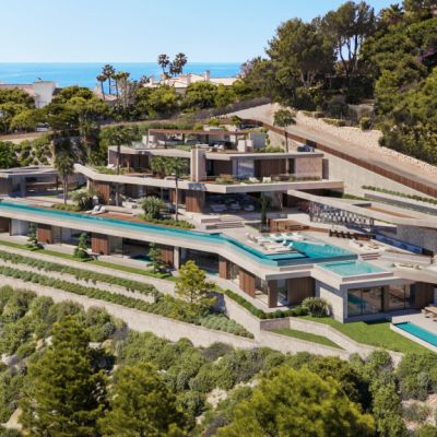 Buyer to enjoy multiple pools at this $70 million mansion