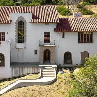 Fresh hope for sale of 'cursed' mansion that nobody has wanted for 60 years