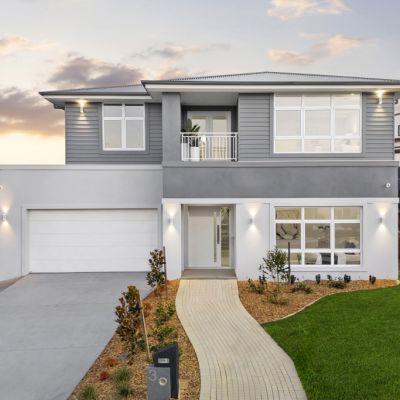 Live like you’re on the coast in this sophisticated Taylor home