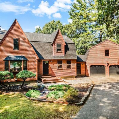 Man’s kooky tactic to sell home