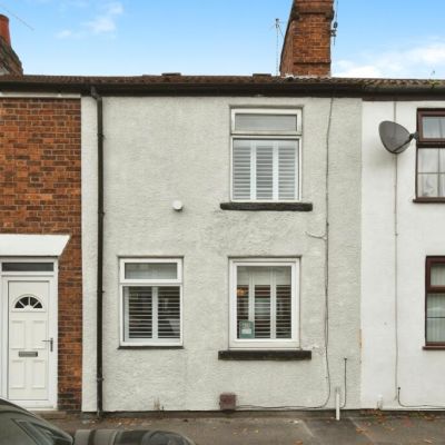 House with no front door baffles buyers