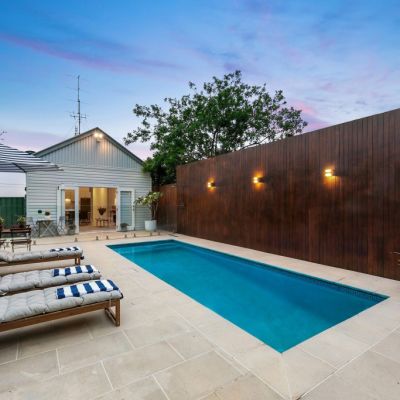 9 homes under $900k with either a pool or a big backyard