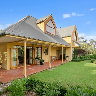 Golfing lifestyle guaranteed with this course for your neighbour