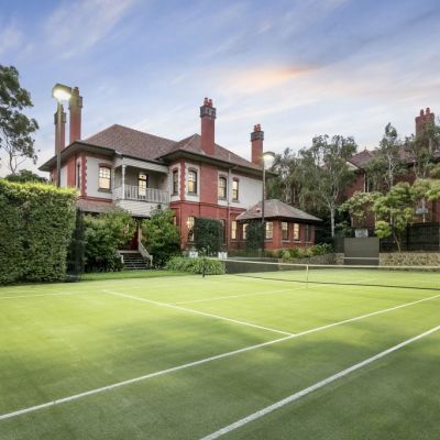 Former Prime Minister Sir Robert Menzies' Melbourne home hits the market for $9m