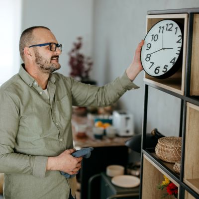 7 home checks to do while changing your clocks from daylight saving