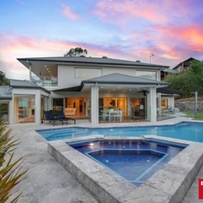 Record $3.2 million sale for Chapman
