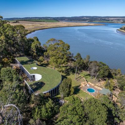Incredible 'invisible' Tassie house you won't see from the street