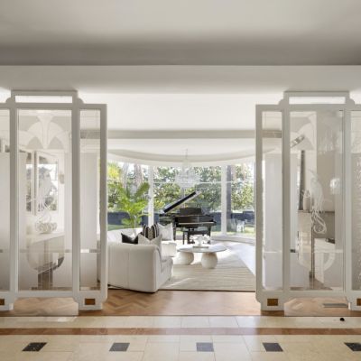 Straight out of Hollywood: 70-year-old Brighton East art deco mega home goes under the hammer