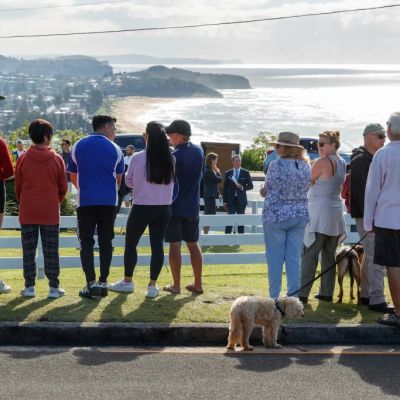 Family pays over $7m at auction for Collaroy Plateau fixer-upper