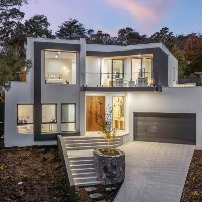 Spectacular entertainer in Garran to go under the hammer