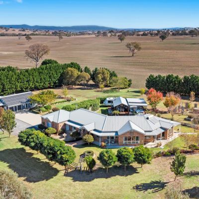 Space and privacy are yours for the taking in this timeless Murrumbateman property