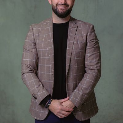 Everyone has a story: How Jonny Warren turned rock bottom into real estate success