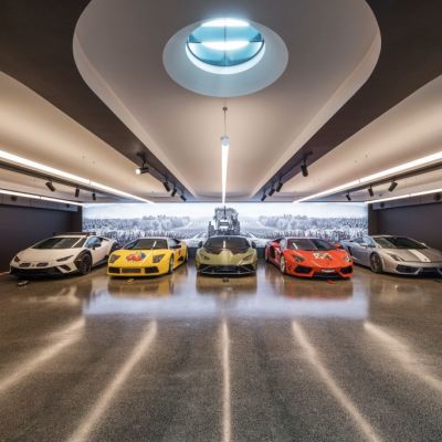 Car collectors eyeing up mansion with parking for 13 Lamborghinis