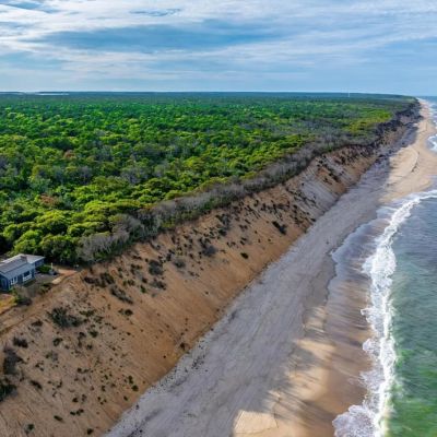 The ocean is your nearest neighbour in this clifftop home