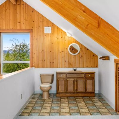 This bathroom will make or break your relationship