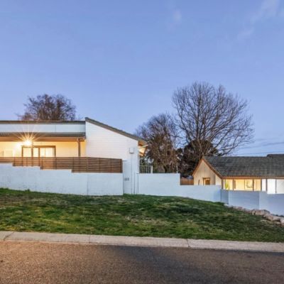 Canberra auctions: Buyers snap up big blocks
