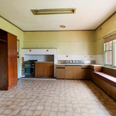 Original retro homes for sale under $700k
