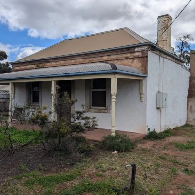 This regional town is famous for its quandong pie and house prices start at $250k