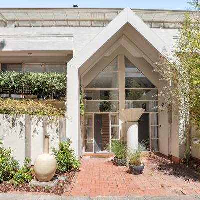 This boutique Kingston townhouse is hidden away yet close to it all