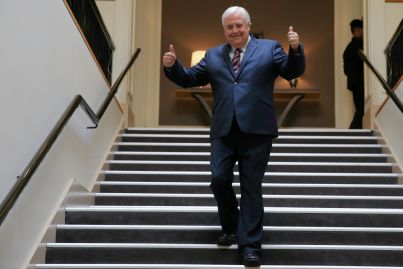 Clive Palmer quietly adds another $5m Brisbane house to his compound