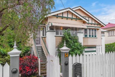 'It was non-stop': Auction all over in three minutes as southside house sells for $720k