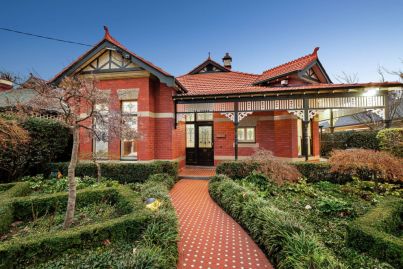 'It just went bang': Enthusiastic buyers return to Melbourne auction market