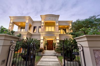 Clive Palmer's company drops $4.6m on stunning Perth mansion