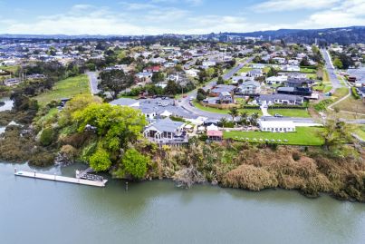 Can't get your hands on an Aussie pub? It could be time to cross the ditch