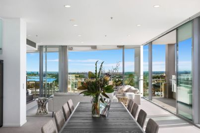 Attention Nicole Kidman: Your billionaire neighbour is selling