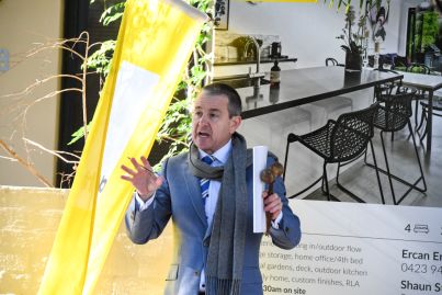 Young couple drop $1.435m on Woollahra terrace at auction