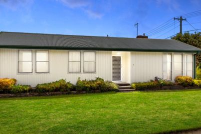 Canberra auctions: Buyers splurge $1.35m on knockdown house in O'Connor
