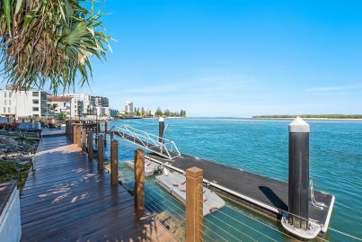 Do you love balcony views overlooking the water? Then check out these luxury apartments on the market