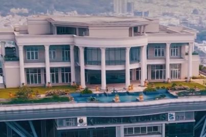 This looks like a regular mansion until you realise its 120 metres in the air