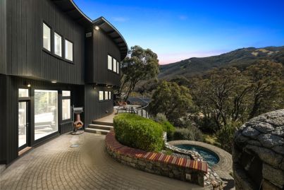 'It’s really rare': Heritage-listed Thredbo lodge could set a new sale price record