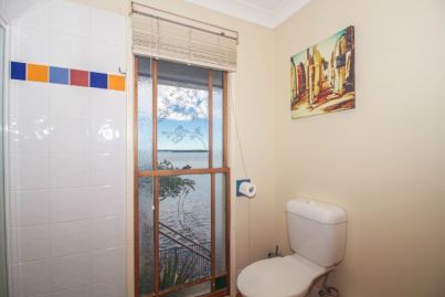 Shack has a loo with one of Australia's best views