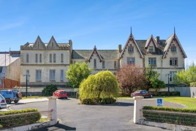 Ex-Geelong Grammar landmark channels Hogwarts, Wuthering Heights