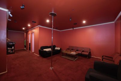 Leased Richmond adult entertainment venue hits the market