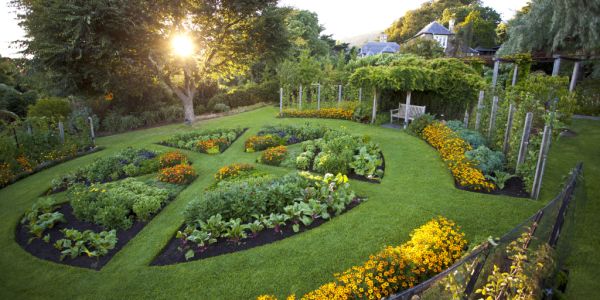 Elegant Edible Gardens An Emerging New Trend In Garden Design - Parterre Vegetable Garden Design Elegant Edible Gardens An Emerging New Trend In Garden Design - Parterre Vegetable Garden Design