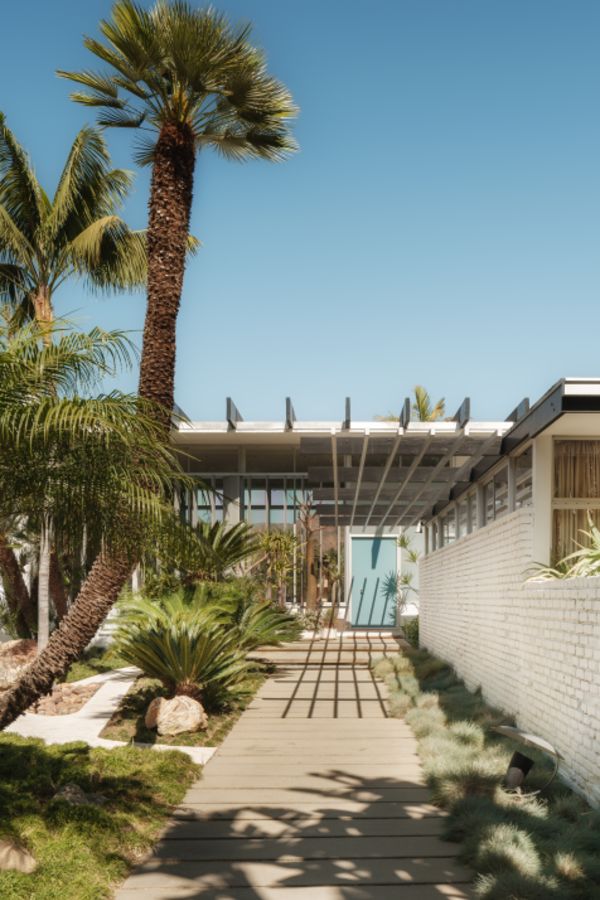 洋書 OSCAR NIEMEYER HOUSES Oscar Niemeyer: Houses by Alan Weintraub: Used 9780847827985