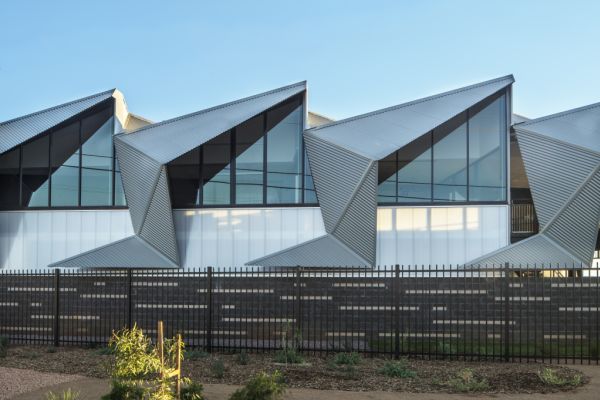 How this award-winning shed stays cool in a desert climate