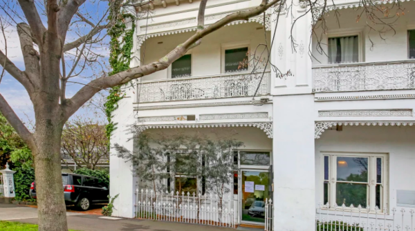 Victorian terrace in Albert Park sells for $1.7m to owner occupier